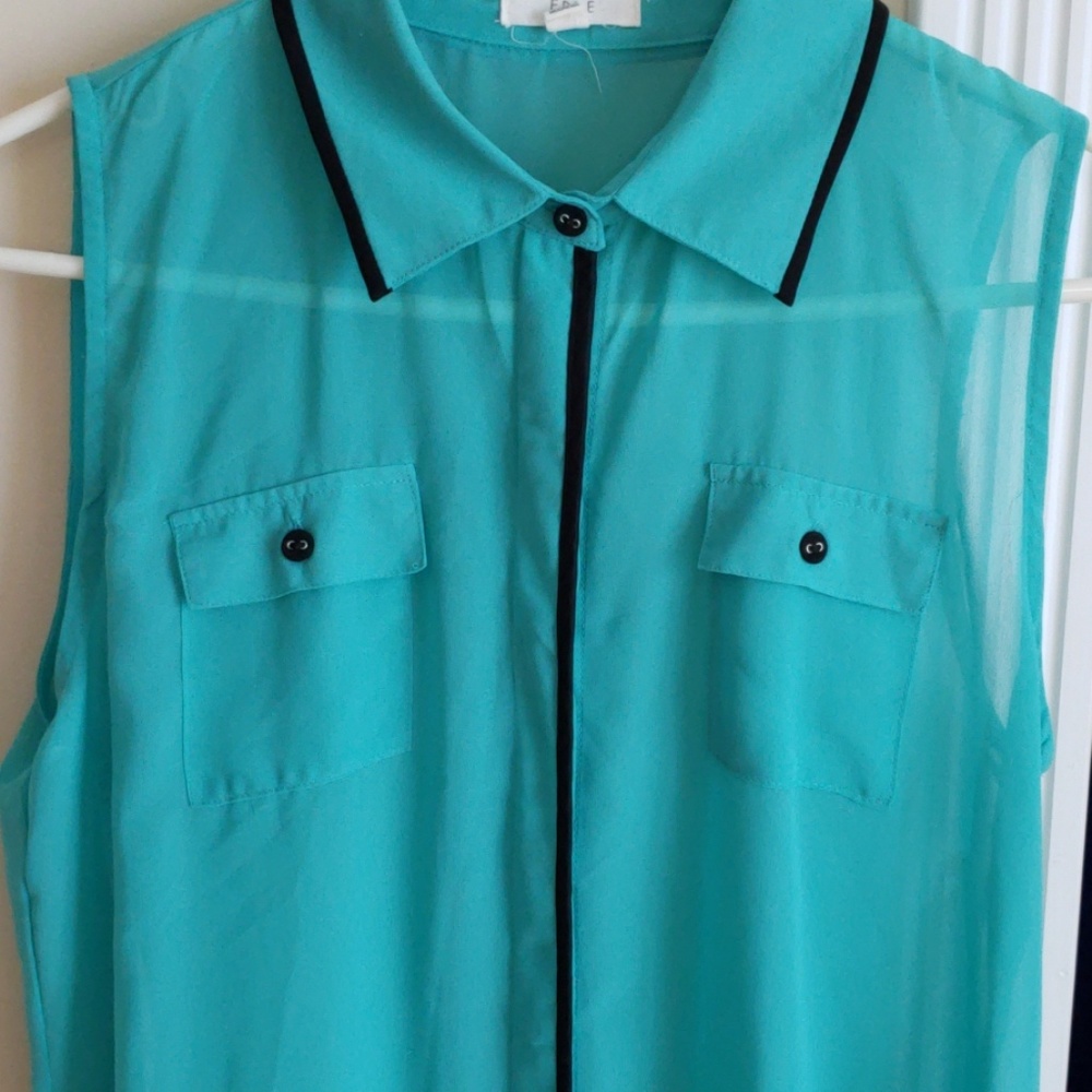 Top - Picture 2 of 3